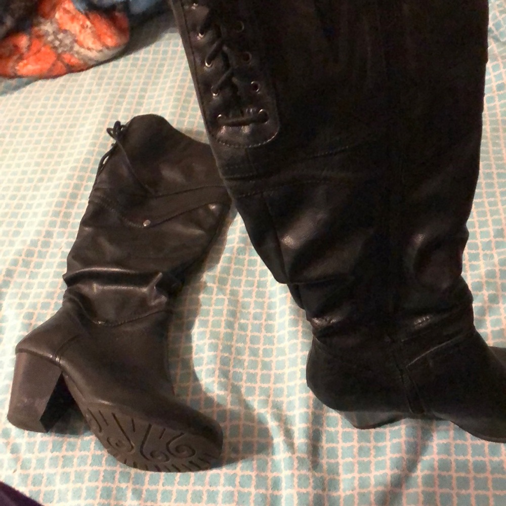 Boots - Picture 2 of 3
